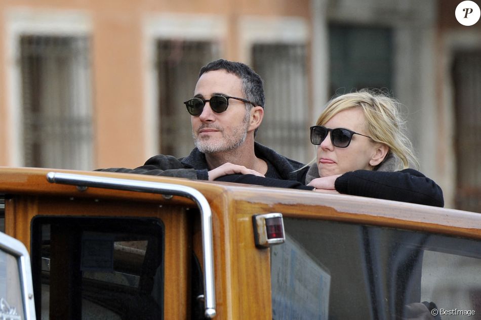 Anna Faris et son compagnon Michael Barrett passent une journée romantique en amoureux à Venise, le 15 novembre 2017.