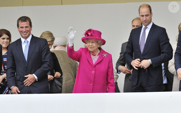 Peter Phillips, la reine Elisabeth II d'Angleterre et le prince William - La famille royale d'Angleterre au "Patron's Lunch" à Londres, à l'occasion du 90ème anniversaire de la reine. Le 12 juin 2016 