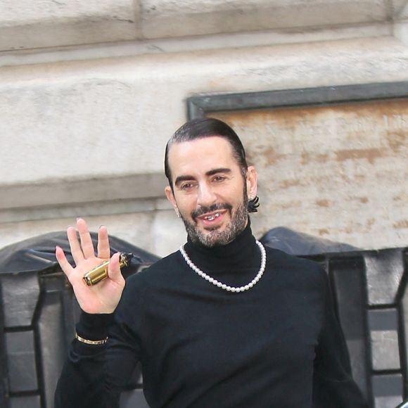 Marc Jacobs à la sortie du défilé Marc Jacobs à la "New York Public Library" à New York, le 28 juin 2021. 
