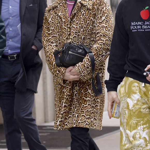 Marc Jacobs et son mari Charly Defrancesco se promènent à New York, le 27 février 2020.  Marc Jacobs and husband model Charly Defrancesco step out in New York City.