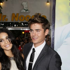 ZAC EFRON, VANESSA HUDGENS - PREMIERE DU FILM "CHARLIE ST. CLOUD" AU VILLAGE THEATRE DANS WESTWOOD