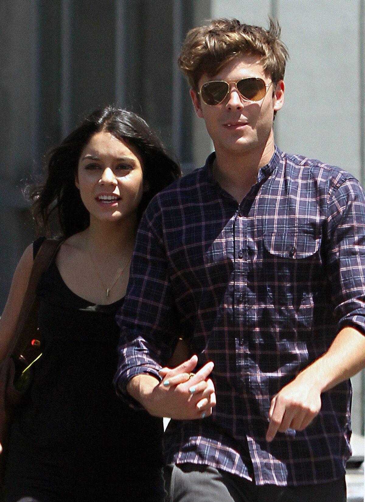 Vidéo VANESSA HUDGENS ET ZAC EFRON A HOLLYWOOD EN 2010 Purepeople Vidéo VANESSA HUDGENS ET ZAC EFRON A HOLLYWOOD EN 2010 Purepeople