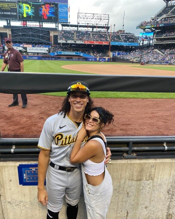 Vanessa Hudgens et son chéri Cole Tucker sur Instagram.