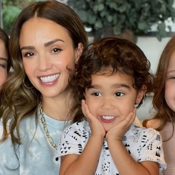 Jessica Alba et ses trois enfants, Honor, Hayes et Haven. Mai 2021.