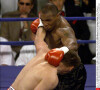 Mike Tyson affronte Andrew Golota au Palace, à Auburn Hills, en octobre 2000.