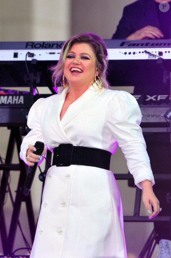 Kelly Clarkson sur le plateau de l'émission "NBC's Today" pour célébrer la "Journée internationale de la Fille" à New York, le 11 octobre 2018.