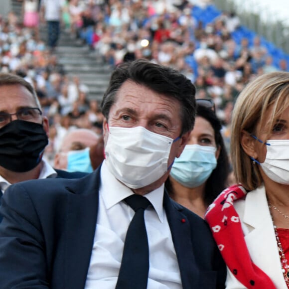 Christian Estrosi, le maire de Nice et sa femme Laura Tenoudji Estrosi lors du concert de Grand Corps Malade lors de la journée d'hommage aux victimes de l'attentat du 14 juillet 2016 à Nice. Nice, 14 juillet 2021. © Bruno Bebert/Bestimage