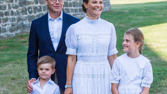 Victoria et Madeleine de Suède enfin réunies : rare photo de famille au grand complet !