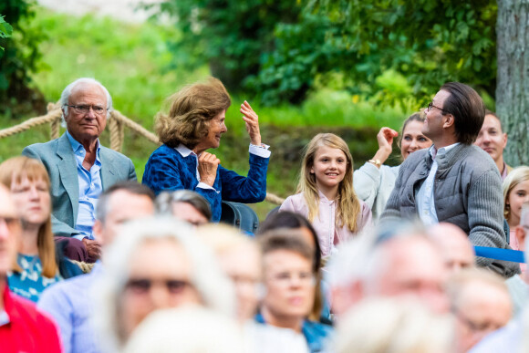 Le roi Carl XVI Gustav de Suède, La reine Silvia de Suède, Prince Daniel, La princesse Estelle de Suède, La princesse Madeleine de Suède - La famille royale suèdoise assiste au concert "Solliden Sessions" au château de Solliden à Borgholm, Suède, le 10 juillet 2021.