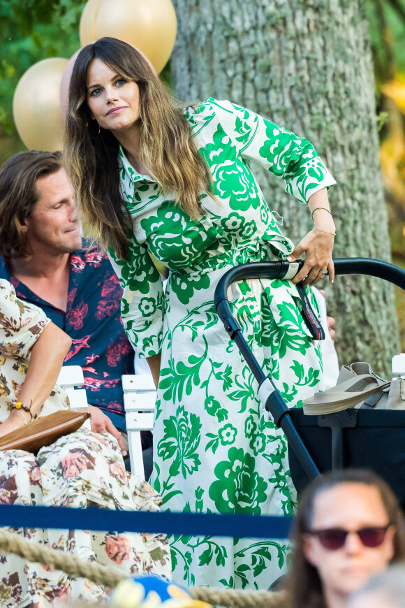 La princesse Sofia (Hellqvist) de Suède, - La famille royale suèdoise assiste au concert "Solliden Sessions" au château de Solliden à Borgholm, Suède, le 13 juillet 2021.