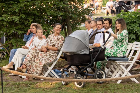 La princesse Victoria de Suède, Le prince Daniel de Suède, Le prince Carl Philip de Suède, La princesse Sofia (Hellqvist) de Suède - La famille royale suèdoise assiste au concert "Solliden Sessions" au château de Solliden à Borgholm, Suède, le 13 juillet 2021.