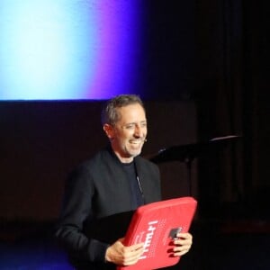 Exclusif - Gad Elmaleh le premier jour de l'ouverture du Festival de Ramatuelle le 31 juillet 2021. La soirée s'est ensuite terminée par un dîner dans un restaurant de la plage Tahiti. © Luc Boutria/Nice Matin/Bestimage 