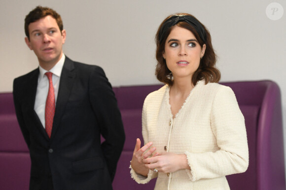 La princesse Eugenie et Jack Brooksbank lors d'une visite l'Hôpital national orthopédique royal de Londres pour l'ouverture du nouveau bâtiment Stanmore.