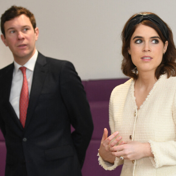 La princesse Eugenie et Jack Brooksbank lors d'une visite l'Hôpital national orthopédique royal de Londres pour l'ouverture du nouveau bâtiment Stanmore.