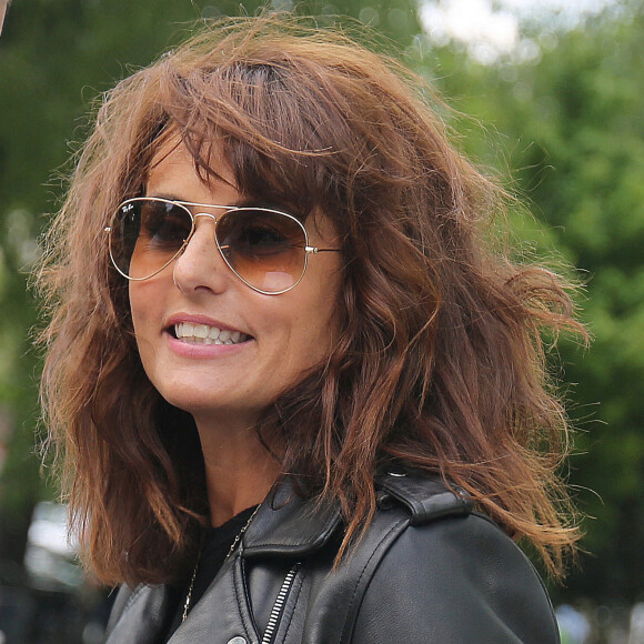 Exclusif - Faustine Bollaert quitte les studios Radio France à Paris.