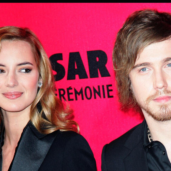 Louise Bourgoin et Julien Doré à la 33e cérémonie des 'Cesar', en 2008