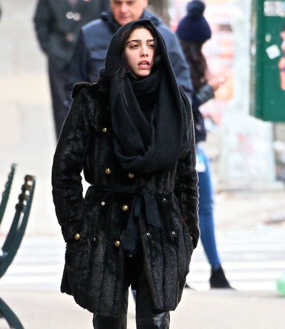 Exclusif - Lourdes Leon, la fille de Madonna, se promène dans les rues de New York. Le 21 janvier 2018.