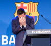 Lionel Messi en larmes lors de la conférence de presse annoncant son départ du FC Barcelone. © Marc Gonzalez Aloma/AFP7 via Zuma Press/Bestimage