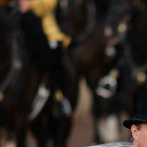 Le prince Andrew, sa fille la princesse Eugenie, le prince Edward et son épouse la comtesse Sophie de Wessex lors de la parade Trooping The Colour à Londres en 2002. 