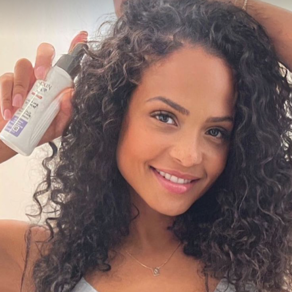 Christina Milian révèle qu'elle a souffert de perte de cheveux après la naissance de son deuxième enfant (et premier fils né de sa relation avec M. Pokora), Isaiah. Story Instagram du 11 août 2021.