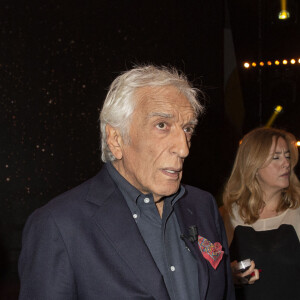 Gérard Darmon - Hommage à Charles Aznavour lors de l'émission "Monsieur Aznavour", diffusée sur C8. Le 3 octobre 2019. © Jack Tribeca / Bestimage