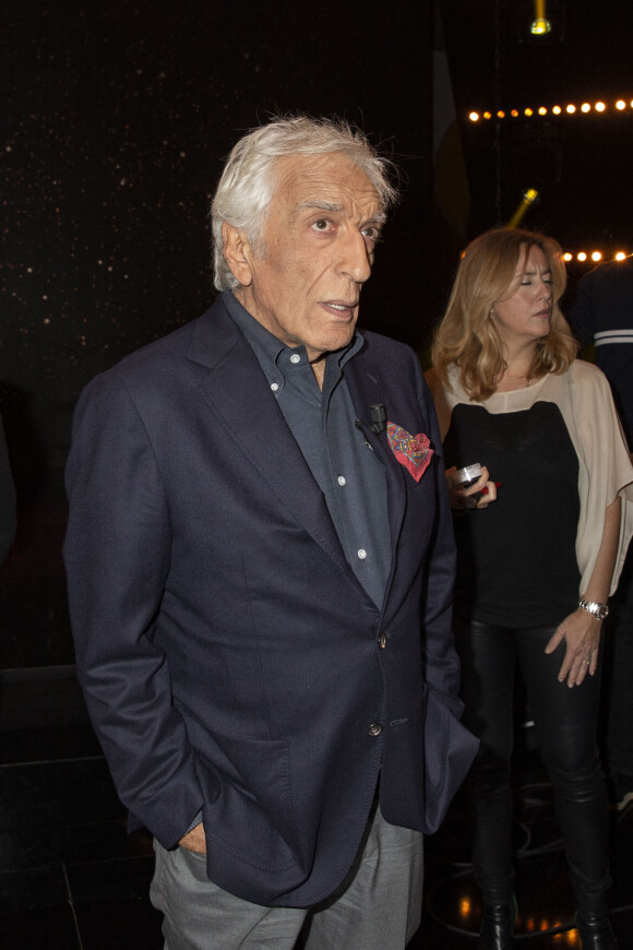 Gérard Darmon - Hommage à Charles Aznavour lors de l'émission "Monsieur Aznavour", diffusée sur C8. Le 3 octobre 2019. © Jack Tribeca / Bestimage