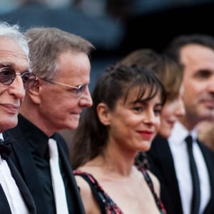 Gérard Darmon - Montée des marches du film "Les plus belles années d'une vie" lors du 72e Festival International du Film de Cannes. Le 18 mai 2019. © Jacovides-Moreau / Bestimage