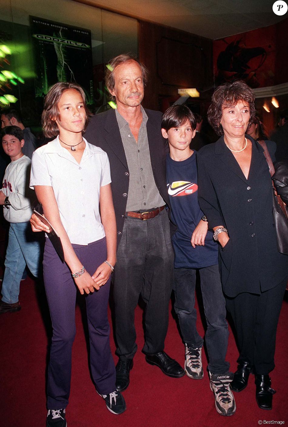 patrick chesnais sa femme josiane sa fille emilie et son fils ferdinant avant premiere du film godzilla au grand rex purepeople