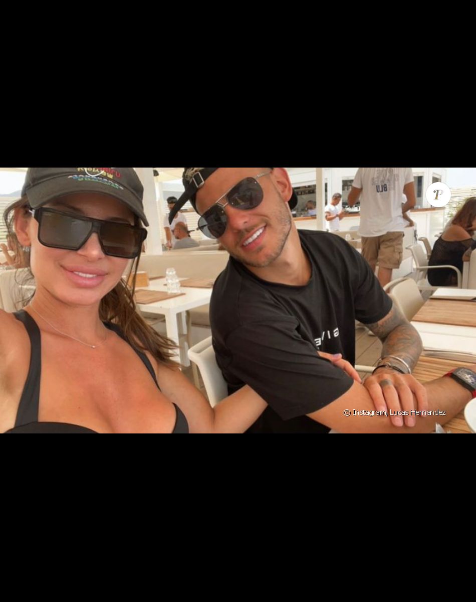 Lucas Hernandez célèbre sa compagne Amelia Lorente le amoureux en