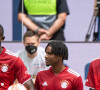 Lucas Hernandez, Tanguy Nianzou, Omar Richards, Dayot Upamecano, Bouna Sarr et Benjamin Pavard assistent à la présentation de l'équipe du Bayern Munich pour la saison 2021-2022. Munich, le 4 août 2021.