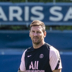 Lionel Messi - Lionel Messi lors de son premier entraînement avec ses coéquipiers du Paris Saint-Germain (PSG) au Camp des Loges à Saint-Germain-en-Laye, France, le 13 août 2021. © Pierre Perusseau / Bestimage