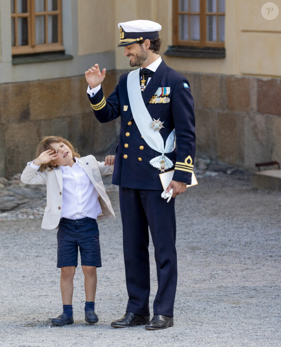 Le prince Carl Philip de Suède, le prince Alexander - La famille royale suédoise au baptême du prince Julian, duc de Halland, au château de Drottningholm sur l'île de Lovön. Ekero. Le 14 août 2021.