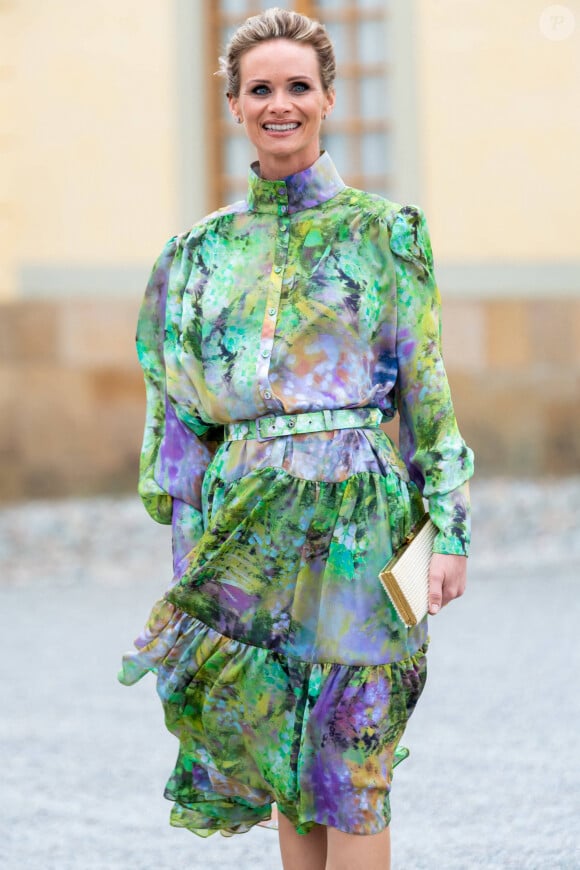 Frida Vesterberg - La famille royale suédoise au baptême du prince Julian, duc de Halland, au château de Drottningholm sur l'île de Lovön. Ekero. Le 14 août 2021.