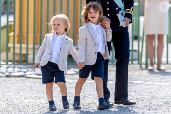 Le prince Alexander de Suède, le prince Gabriel de Suède - La famille royale suédoise au baptême du prince Julian, duc de Halland, au château de Drottningholm sur l'île de Lovön. Ekero. Le 14 août 2021.