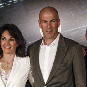 Le nouvel entraîneur du Real Madrid Zinedine Zidane et sa femme Véronique après la conférence de presse au stade Santiago Bernabeu à Madrid, Espagne, le 11 mars 2019.