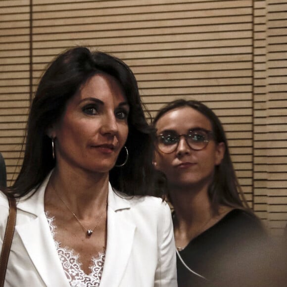 Le nouvel entraîneur du Real Madrid Zinedine Zidane et sa femme Véronique arrivent à la conférence de presse au stade Santiago Bernabeu à Madrid, Espagne, le 11 mars 2019.