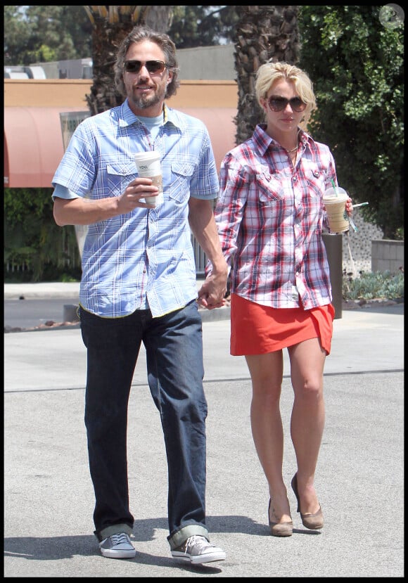 Britney et Jason Trawick vont déjeuner chez Denny's à Pasadena. Le 25 juin 2010.