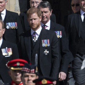 Le prince Harry, duc de Sussex, Sir Timothy Laurence - Arrivées aux funérailles du prince Philip, duc d'Edimbourg à la chapelle Saint-Georges du château de Windsor, le 17 avril 2021.