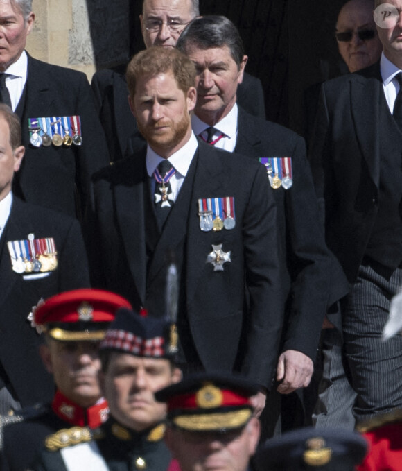 Le prince Harry, duc de Sussex, Sir Timothy Laurence - Arrivées aux funérailles du prince Philip, duc d'Edimbourg à la chapelle Saint-Georges du château de Windsor, le 17 avril 2021.