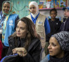 L'ambassadrice de bonne volonté du Haut commissariat de l'ONU pour les réfugiés (HCR) Angelina Jolie visite le camp de réfugiés syriens de Zaatari en Jordanie le 28 janvier 2018.
