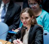 Angelina Jolie parle lors d'un meeting sur la violence faite aux femmes dans le Monde a l'ONU a New York le 24 juin 2013. 