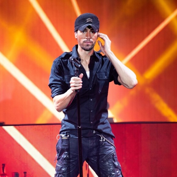 Enrique Iglesias en concert à Birmingham, Royaume Uni, le 27 octobre 2018.