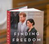 La biographie du Prince Harry et de Meghan Markle "Finding Freedom" lors de sa sortie en librairies à Londres. Le 13 août 2020.