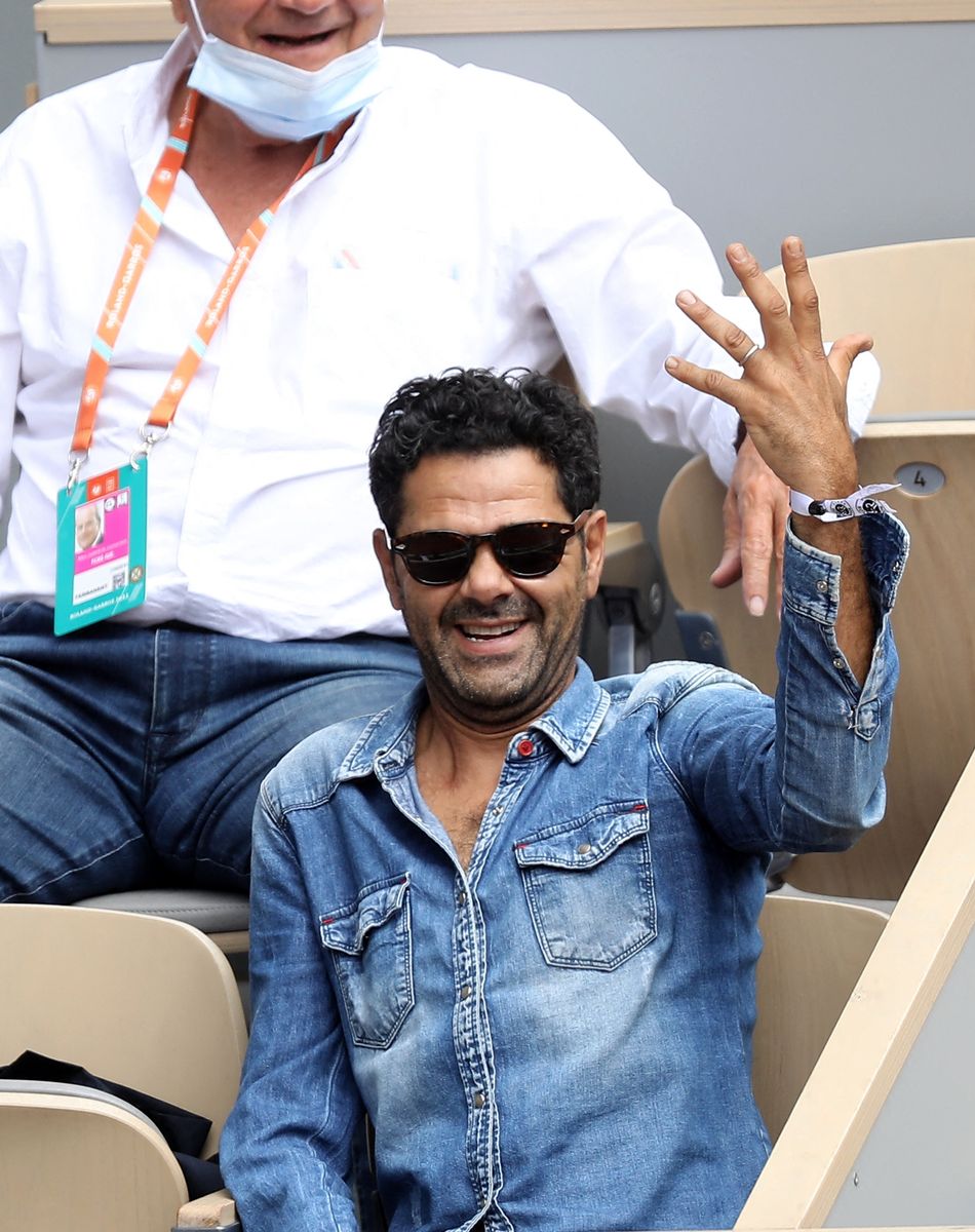 Jamel Debbouze fait le show dans les tribunes des internationaux de France Roland Garros à Paris le 12 juin 2021. © Dominique Jacovides / Bestimage