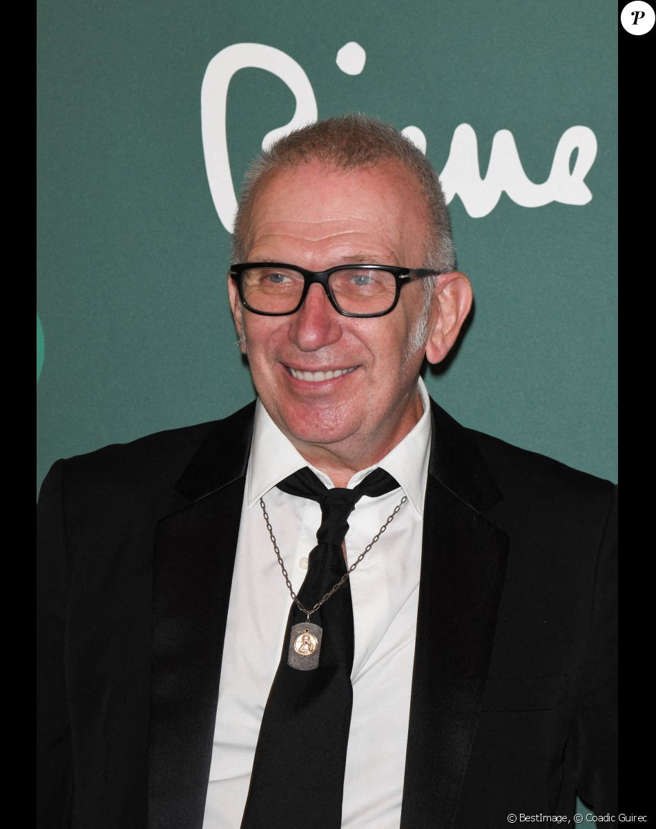 Jean Paul Gaultier - Photocall - Soirée exceptionnelle en l'honneur de Pierre Cardin à l'occasion des 70 ans de sa maison de couture et projection du film documentaire "House of Cardin" suivi d'un cocktail au théâtre du Châtelet à Paris, le 21 septembre 2020. © Coadic Guirec/Bestimage