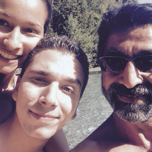 Emma et Léo Kabouche, les enfants de Cécilia Hornus, avec leur père Azize Kabouche - Instagram