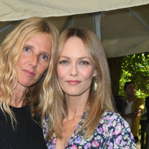 Sandrine Kiberlain et Vanessa Paradis - Photocall du film "Cette musique ne joue pour personne" lors du 14ème Festival du Film Francophone d'Angoulême. Le 28 août 2021 © Coadic Guirec / Bestimage