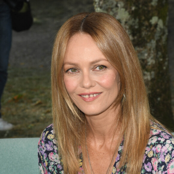 Vanessa Paradis au photocall du film "Cette musique ne joue pour personne" lors du 14ème Festival du Film Francophone d'Angoulême - Photocall du film "Cette musique ne joue pour personne" lors du 14ème Festival du Film Francophone d'Angoulême. Le 28 août 2021 © Coadic Guirec / Bestimage