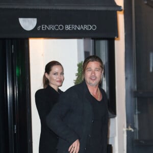 Brad Pitt et Angelina Jolie vont diner au restaurant Il Vino d'Enrico Bernardo, le restaurant du meilleur sommelier du monde (la veille de l'anniversaire d'Angelina), avant de se rendre au club "Le Silencio" a Paris, le 3 juin 2013.