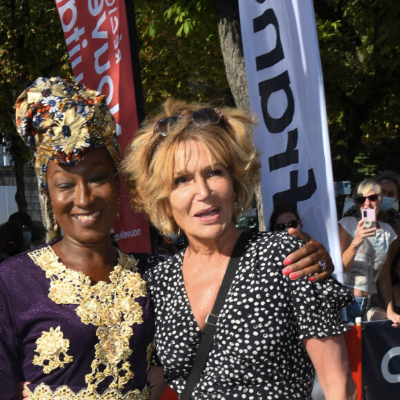 Nadège Beausson-Diagne et Clémentine Célarié - Soirée de clôture et remise des prix lors du 14ème festival du film francophone de Angoulême le 29 août 2021. © Coadic Guirec / Bestimage 